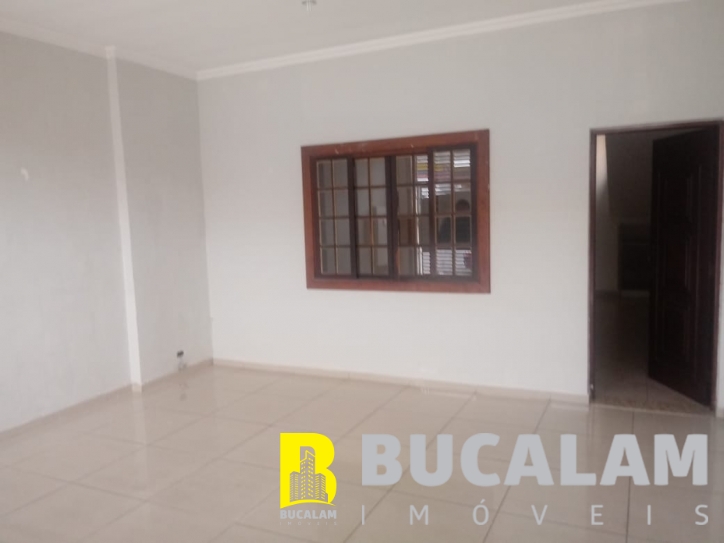 Casa à venda com 2 quartos, 250m² - Foto 3